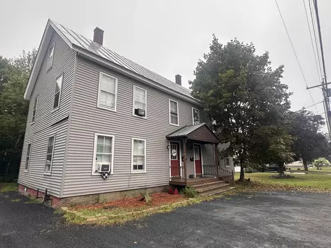 43 Park St, Madison, ME 04950