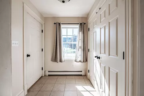 Entry Way - 2 Victoria Ln, Windham, ME 04062 photo 2 of 4
