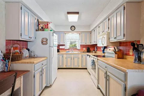 Kitchen - 355 River Rd, Madison, ME 04950 photo 1 of 3