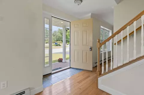 Entry Way - 152 State St, Gorham, ME 04038 photo 2 of 7