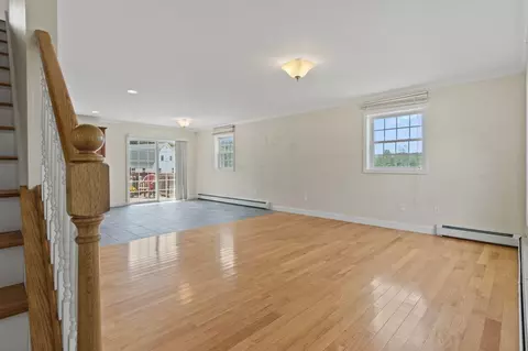 Living - 152 State St, Gorham, ME 04038 photo 2 of 7