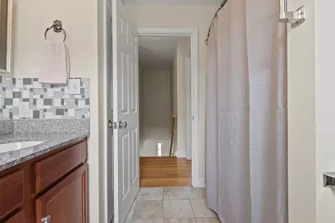 Bath - 152 State St, Gorham, ME 04038 photo 6 of 7