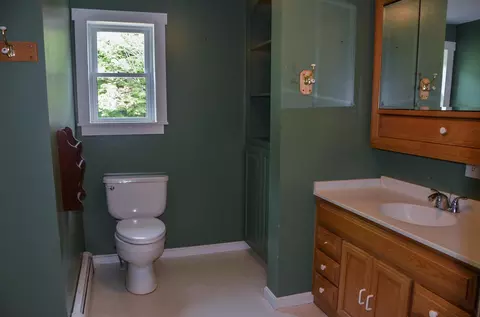 Bath - 593 Abbott Rd, Winslow, ME 04901 photo 3 of 6