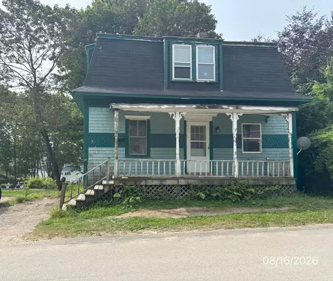 30 3rd St, Eastport, ME 04631