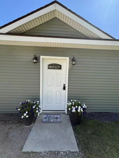 241 New Vineyard Rd, Farmington, ME 04938
