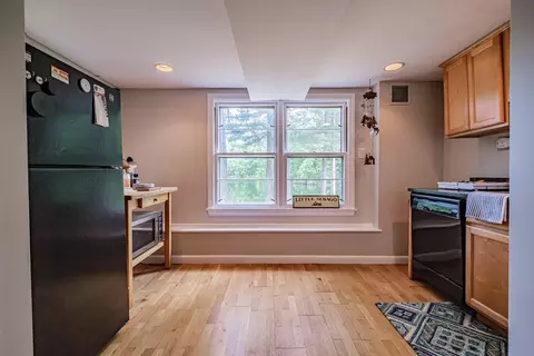 Kitchen - 233 Smith Rd, Windham, ME 04062 photo 10 of 11