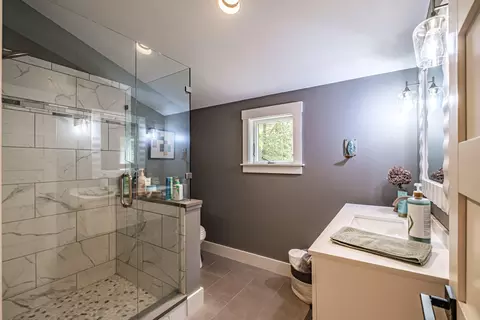 Bath - 233 Smith Rd, Windham, ME 04062 photo 5 of 8