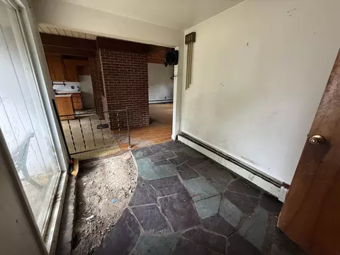 Entry Way - 339 Mountain Rd, Woolwich, ME 04579 photo 1 of 2