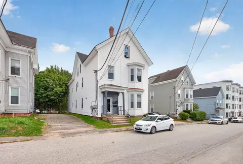 139 Oak St, Lewiston, ME 04240