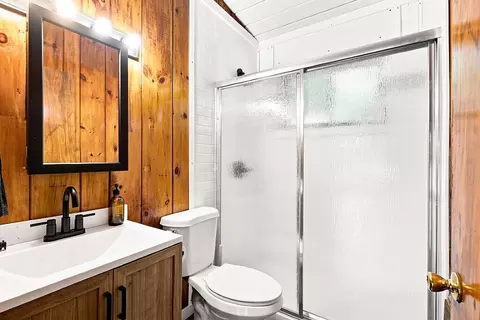 Bath - 89 Windemere Ln, Unity, ME 04988 photo 1 of 1