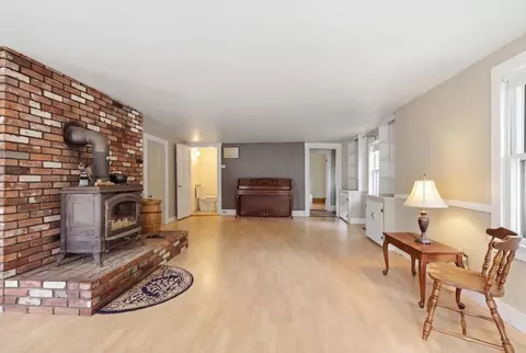 Living - 43 Winthrop Rd, Readfield, ME 04355 photo 2 of 8