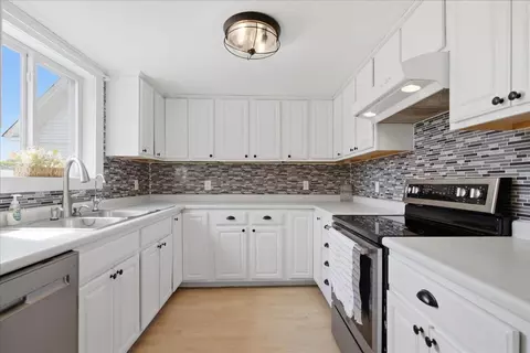 Kitchen - 43 Winthrop Rd, Readfield, ME 04355 photo 3 of 5