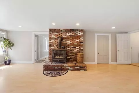 Living - 43 Winthrop Rd, Readfield, ME 04355 photo 3 of 8