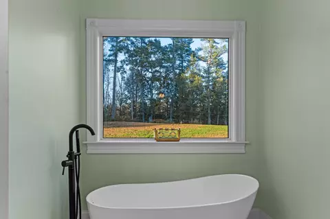Bath - 21 Mighty St, Gorham, ME 04038 photo 4 of 8