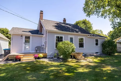 127 Main St, Windham, ME 04062
