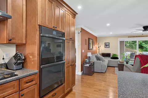 Kitchen - 6 Barbara Win Ln, Windham, ME 04062 photo 4 of 6