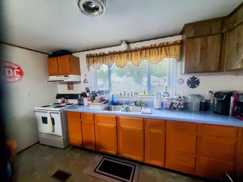 269 Alder St, Millinocket, ME 04462 photo 4