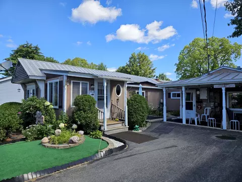 11 13 Wilson St, Skowhegan, ME 04976
