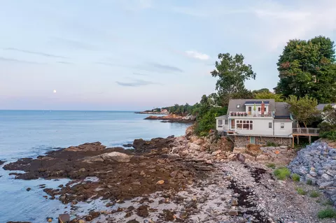 2 Drew Rd, South Portland, ME 04106