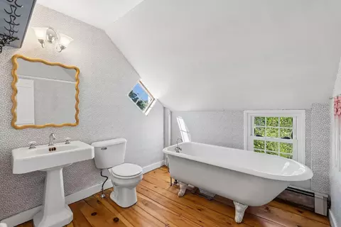 Bath - 746 Middle Rd, Woolwich, ME 04579 photo 3 of 3