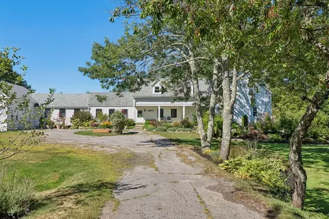 Exterior - 746 Middle Rd, Woolwich, ME 04579 photo 2 of 14