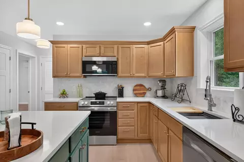 Kitchen - 16 Birdsong Ln, Windham, ME 04062 photo 2 of 6