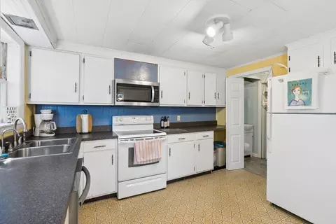 Kitchen - 33 Meadow Way, Bath, ME 04530 photo 4 of 4