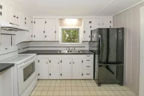 Kitchen - 11 Rabbit Ln, Naples, ME 04055 photo 3 of 7
