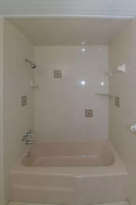 Bath - 11 Rabbit Ln, Naples, ME 04055 photo 2 of 4