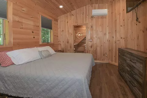 Bedroom - 11 Rabbit Ln, Naples, ME 04055 photo 4 of 5