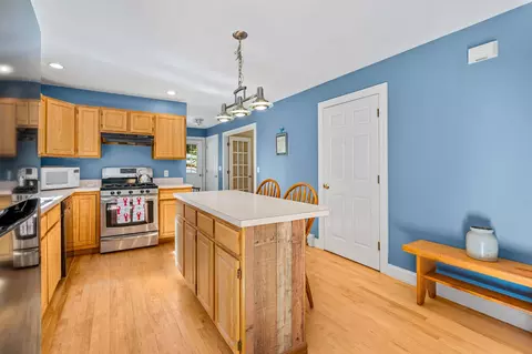 Kitchen - 33 Anthoine Rd, Windham, ME 04062 photo 2 of 4