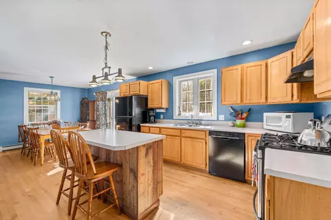 Kitchen - 33 Anthoine Rd, Windham, ME 04062 photo 4 of 4