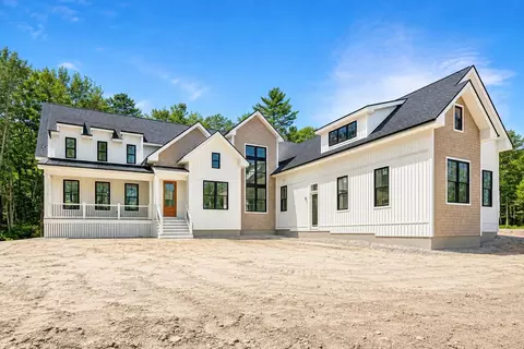 17 Coastal Pnes, Cumberland, ME 04021