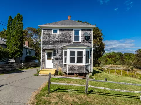 19 Lincoln St, Eastport, ME 04631