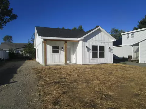 27 Mckinley Ave, Orrington, ME 04474