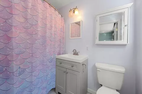 Bath - 74 Smith Rd, Hermon, ME 04401 photo 4 of 5