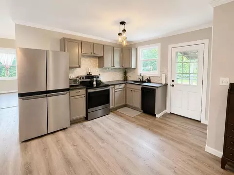 Kitchen - 141 Hurricane Rd, Gorham, ME 04038 photo 2 of 3