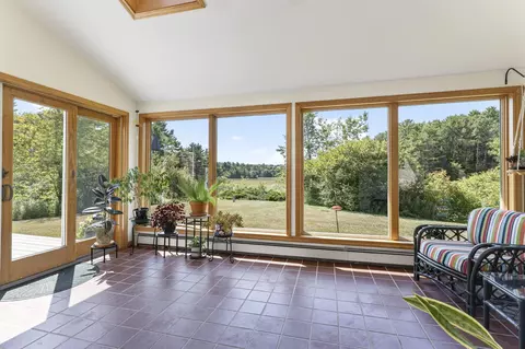 Exterior - 4 Tidal Brook Rd Ext, Freeport, ME 04032 photo 6 of 14