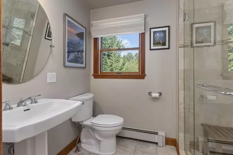 Bath - 4 Tidal Brook Rd Ext, Freeport, ME 04032 photo 1 of 4