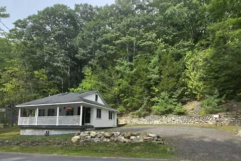 379 Hosmer Pond Rd, Camden, ME 04843