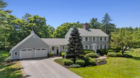 2 Meadow Creek Ln, Falmouth, ME 04105