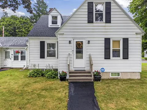 Exterior - 44 Macomber Ave, Augusta, ME 04330 photo 3 of 10