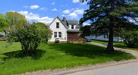 17 Morton Ave, Dover Foxcroft, ME 04426