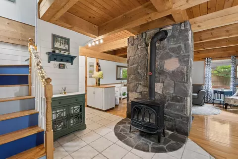 Entry Way - 92 Sabbady Point Rd, Windham, ME 04062 photo 2 of 4