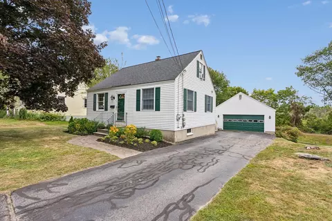 53 Longfellow Dr, Cape Elizabeth, ME 04107