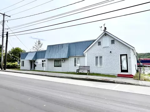 124 Main St, Bucksport, ME 04416