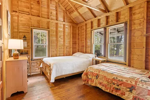 Bedroom - 207 Pleasant Point Rd, Cushing, ME 04563 photo 3 of 5