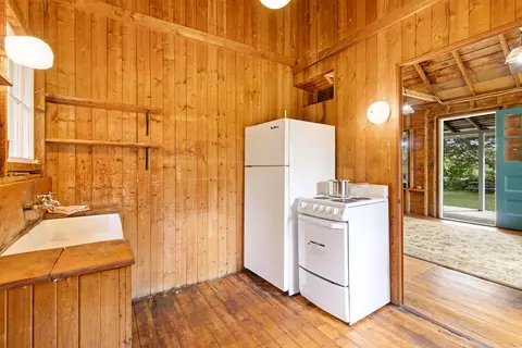 Kitchen - 207 Pleasant Point Rd, Cushing, ME 04563 photo 2 of 3