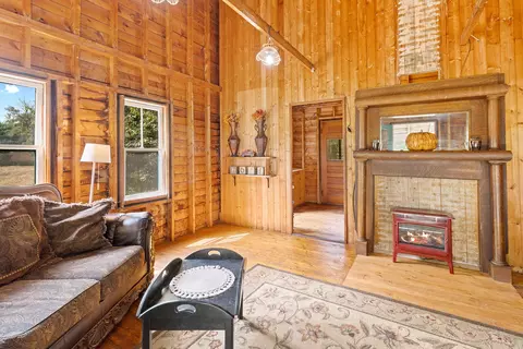 Living - 207 Pleasant Point Rd, Cushing, ME 04563 photo 3 of 3