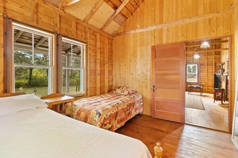 Bedroom - 207 Pleasant Point Rd, Cushing, ME 04563 photo 5 of 5